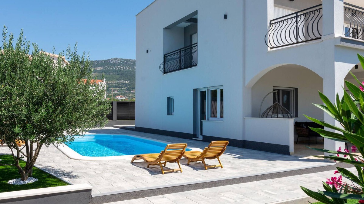 Kastel Novi House | 3 bedroom awesome home in Kastel Novi