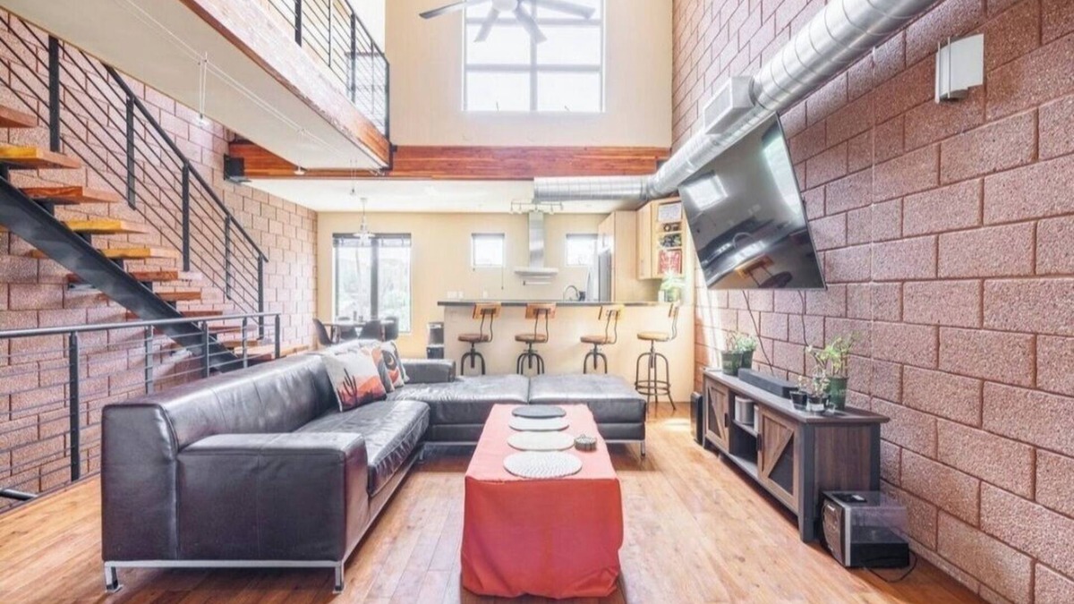 Riverside House | 3-bedroom/bath Townhome in fabulous Tempe Walking Distance to ASU with AC, WiFi
