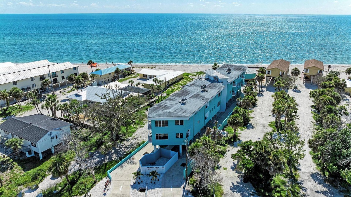 Englewood Condo | 3 Bedroom-Beach Front Condo w/Beautiful Views of the Gulf