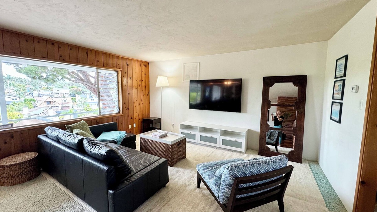 Olde Carlsbad House | 3-bedroom beach house Carlsbad-1 mile to beach, family & pet friendly, LEGOLAND