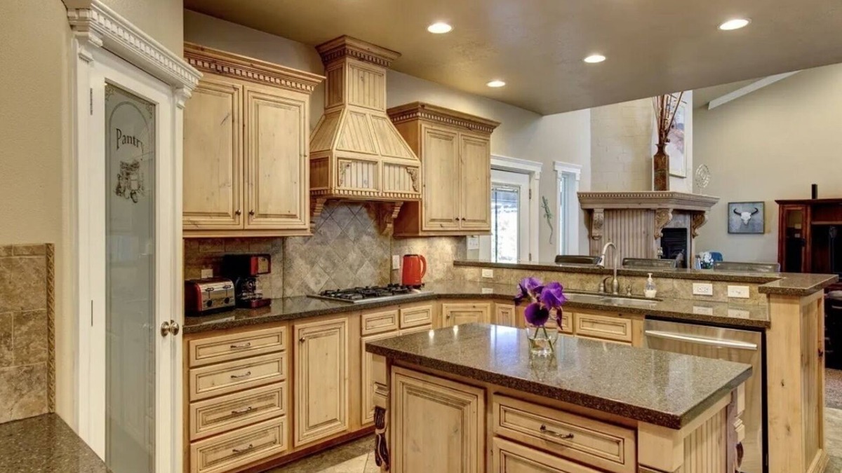 Torrey House | 3 bedroom Beautiful Home minutes from Capitol Reef National Park