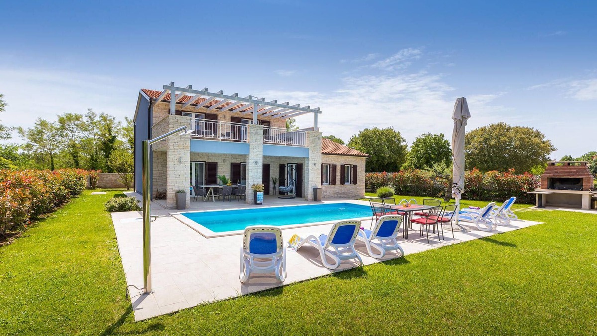 Sosici House | 3 bedroom beautiful home in Sosici