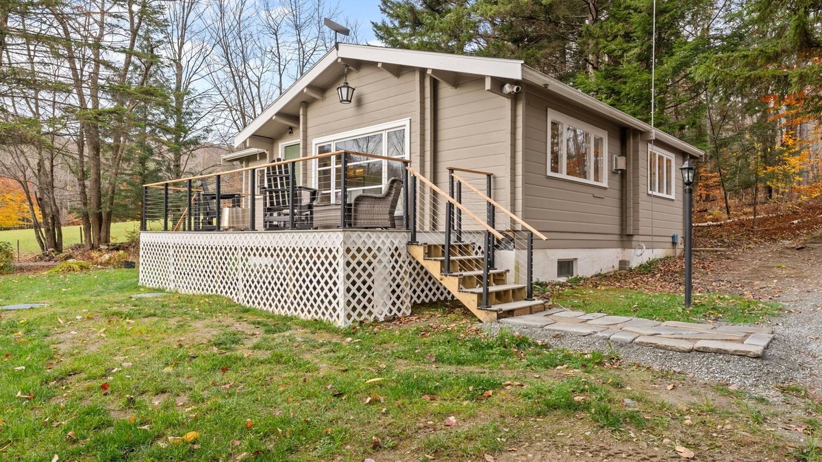 Enosburg Falls Cabin | 3-bedroom cabin just 27 minutes from Jay Peak Ski Resort