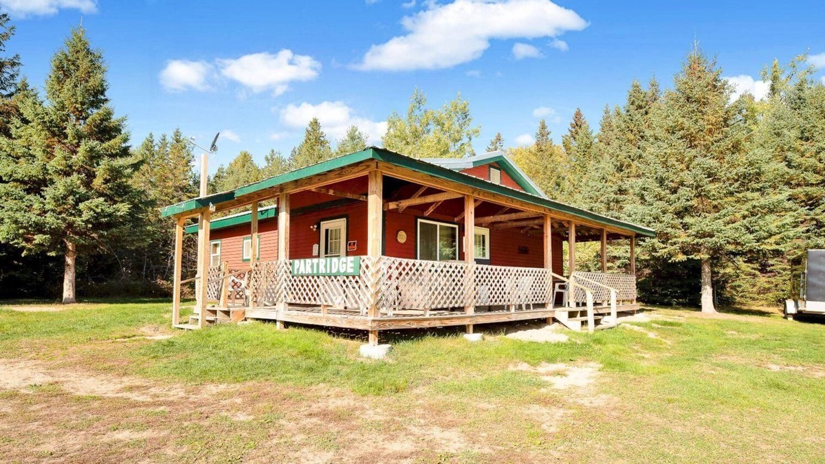 Franklin County Cabin | 3 bedroom camp w/direct snowmobile/ATV trail access! 15 min to Sugarloaf!