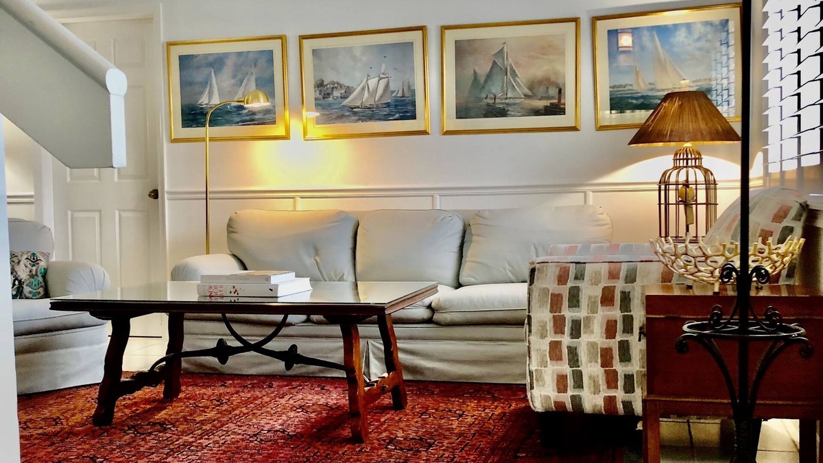 Bella Vista Condo | 3 Bedroom Condo on Carlin Park walk to the Beach .