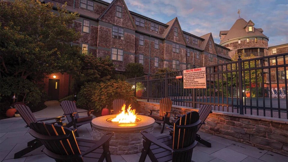 The Point Condo | 3 Bedroom Condo w/Kitchen in Downtown Newport at Long Wharf Resort! Sleeps 8!