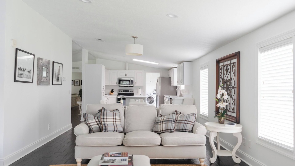 Ocala Cottage | 3 Bedroom Cottage in Luxury Equine Estate Cottage 5
