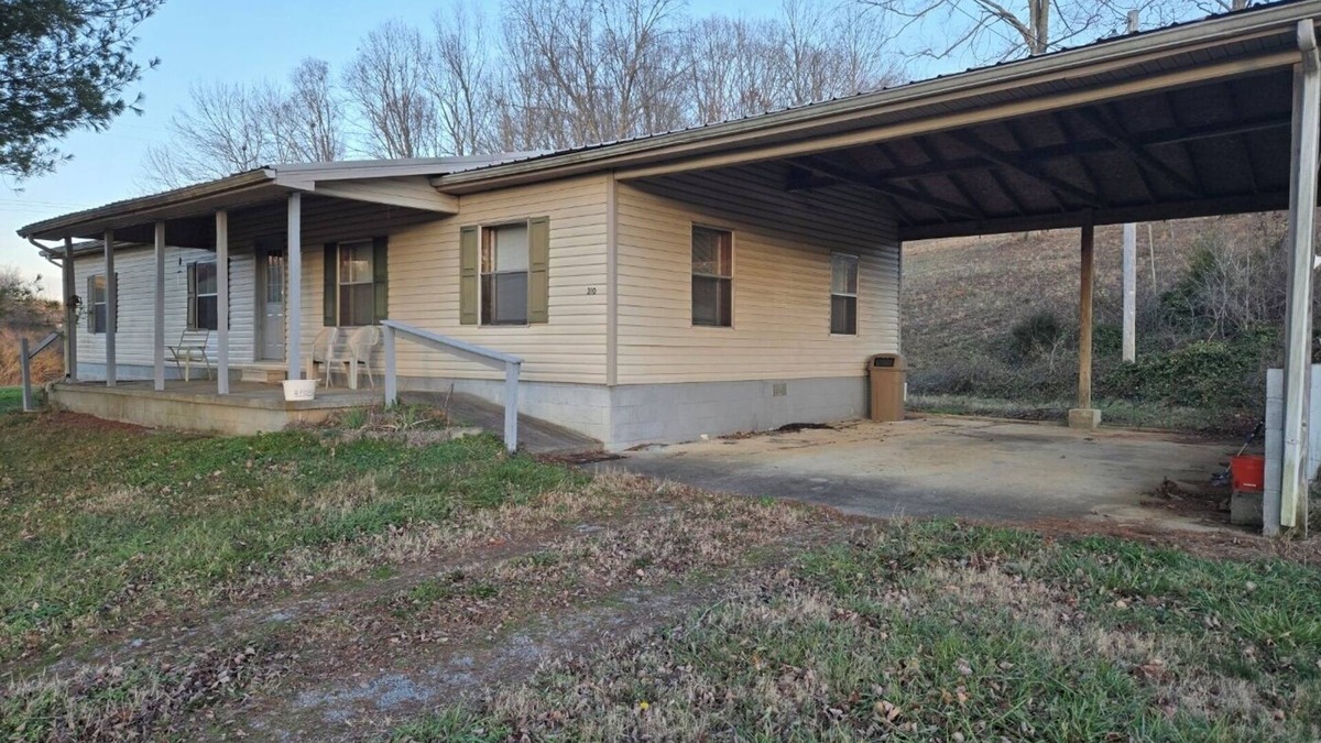 Decatur House | 3-bedroom country house with A/C.n. Enjoy a peaceful getaway near Watts Bar Dam