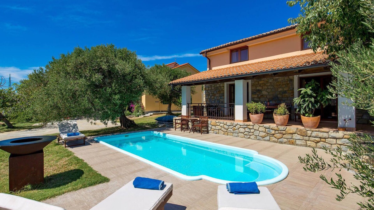 Rab House | 3 bedroom cozy home in Palit