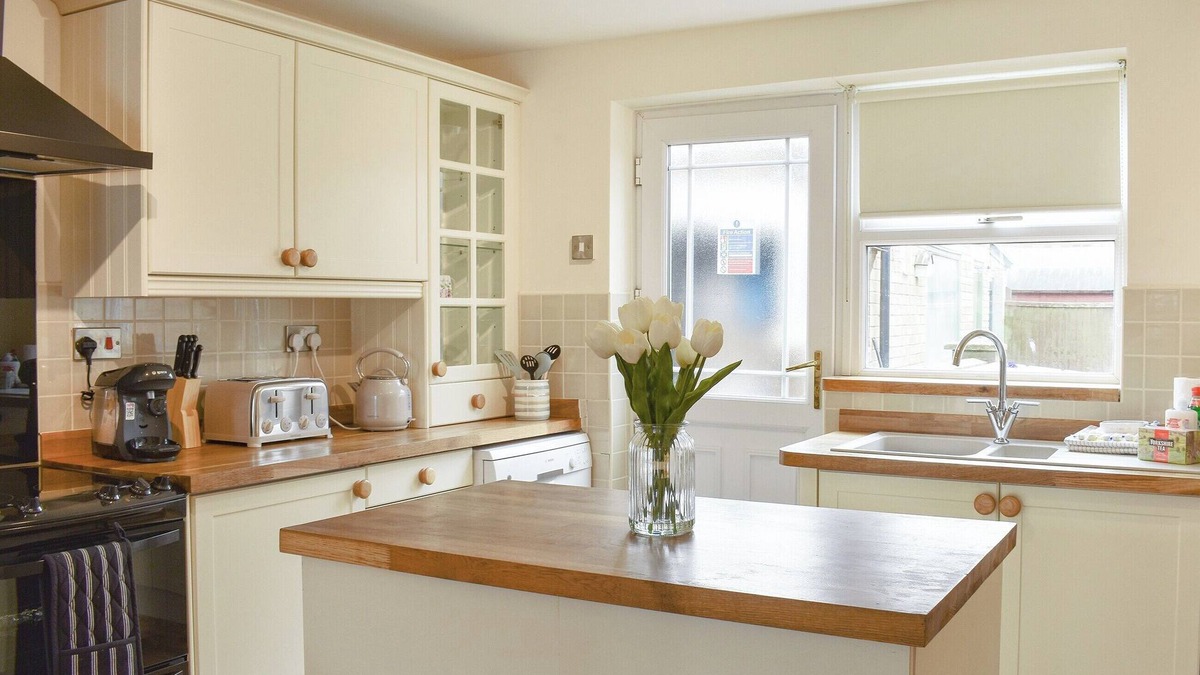 Easington Cottage | 3 bedroom accommodation in Easington, near Staithes