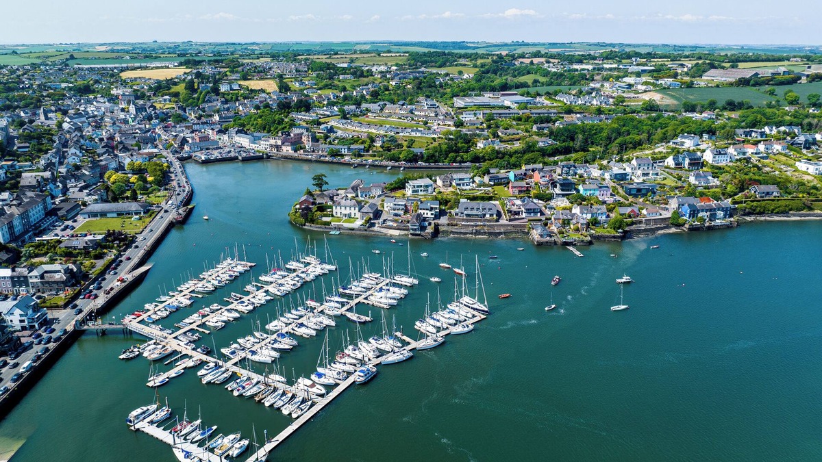 Kinsale Condo | 3 bedroom harbour view apartment in Kinsale