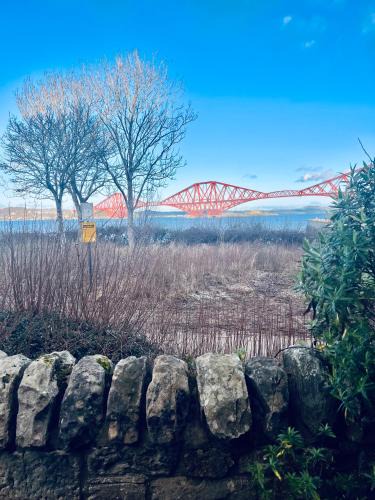South Queensferry Apartment | 3 Bedroom harbourside apartment, Queensferry, 10 miles from Edinburgh
