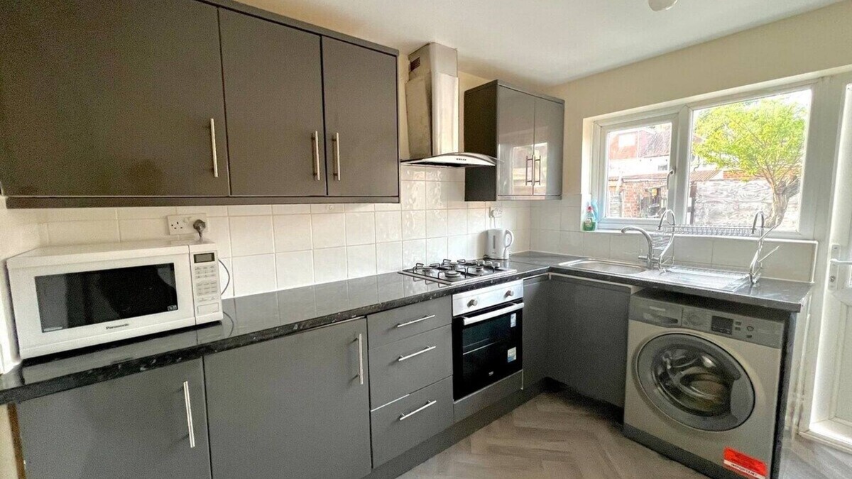 Broad Green House | 3 Bedroom Holiday Home with good transport