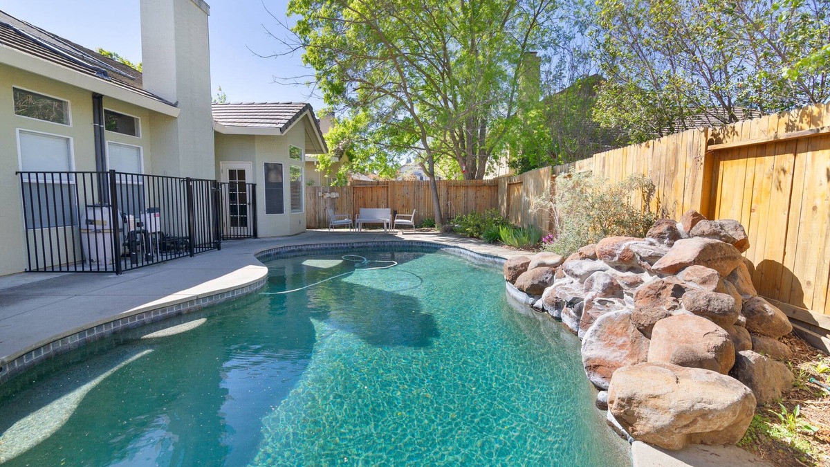 Elk Grove House | 3 bedroom home with pool!