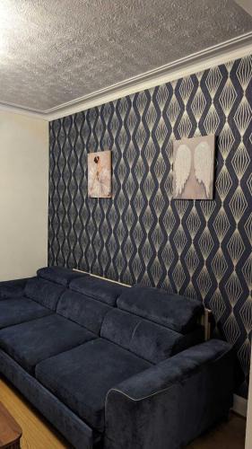 Mayfield House | 3 bedroom house,4beds, 2 baths Ilford ,12 mins to Stratford