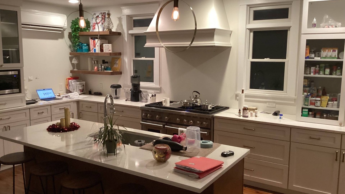 Montgomery House | 3 bedroom house. AC in Village of Montgomery. Safe location. Gourmet kitchen.