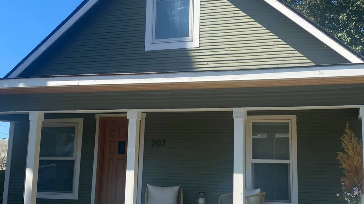 Mt. Hood - Columbia River Gorge House | 3-bedroom house downtown across from the historic Bingen Theater!