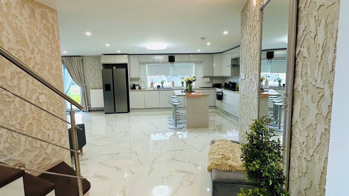 Monasterevin House | 3-bedroom house in nice County Kildare with WiFi