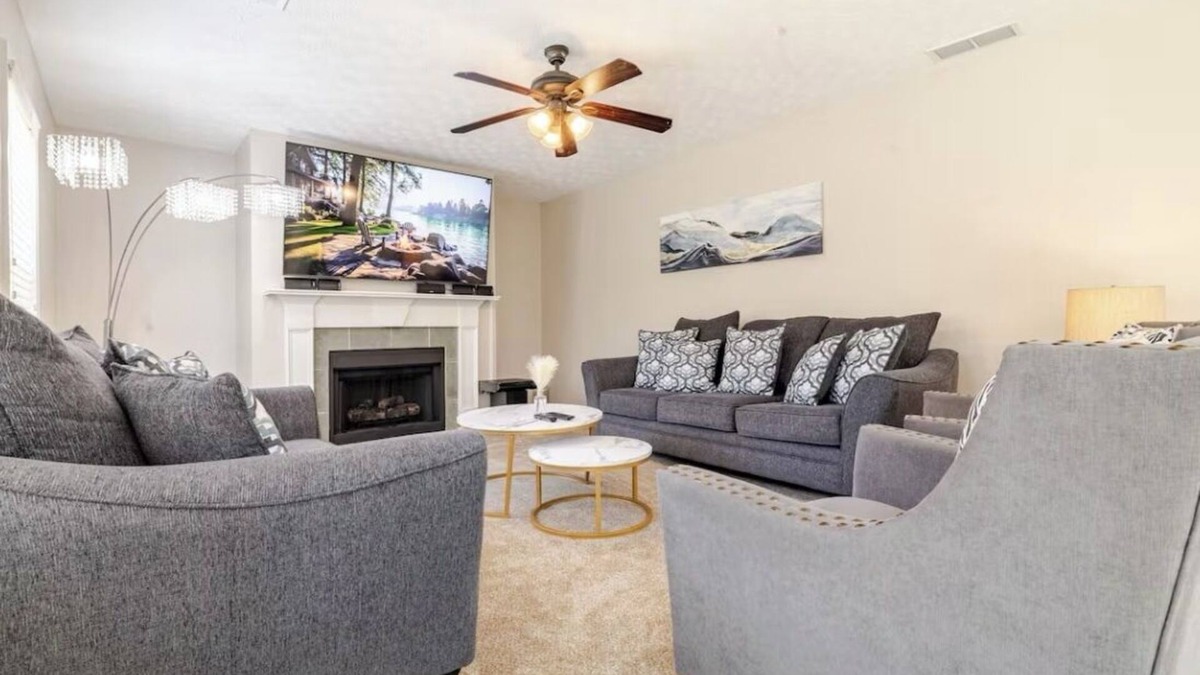 Lawrenceville House | 3-bedroom house in charming Lawrenceville with Game Room, Arcade, WiFi, AC.