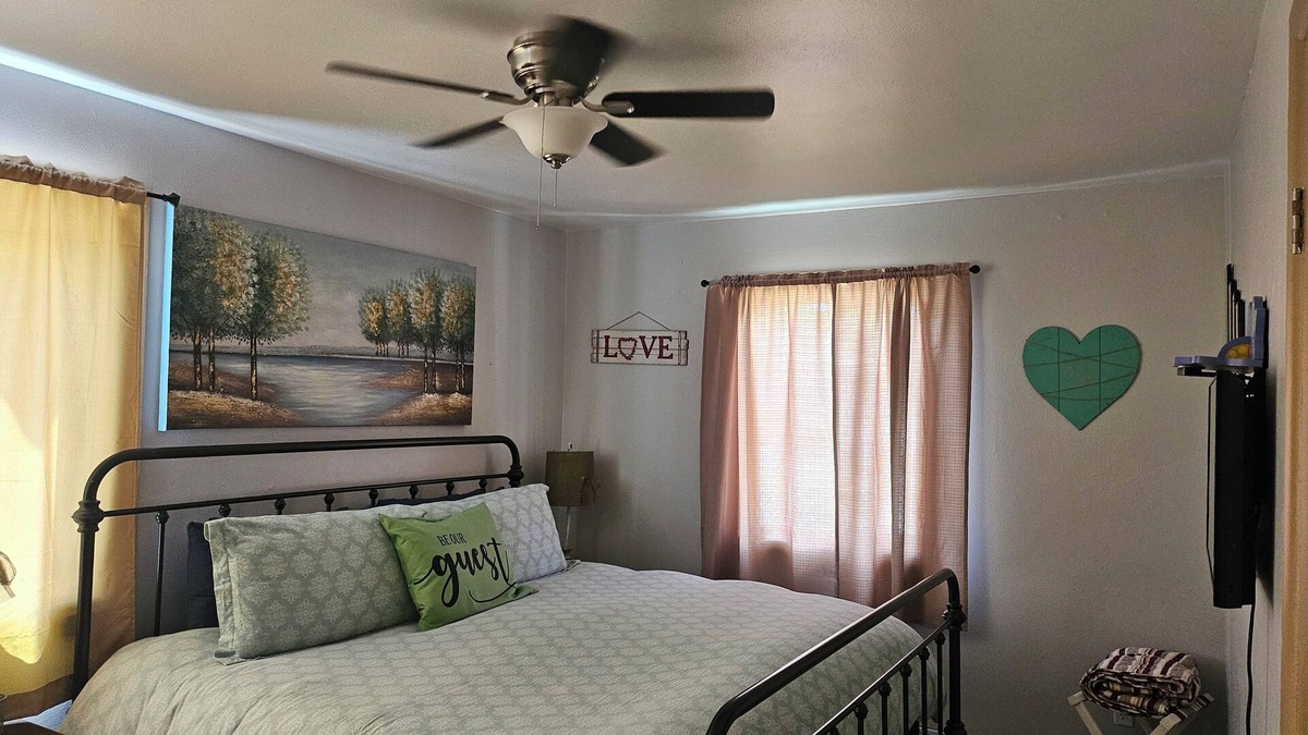 Billings House | 3-bedroom house in awesome Billings with AC, fitness room