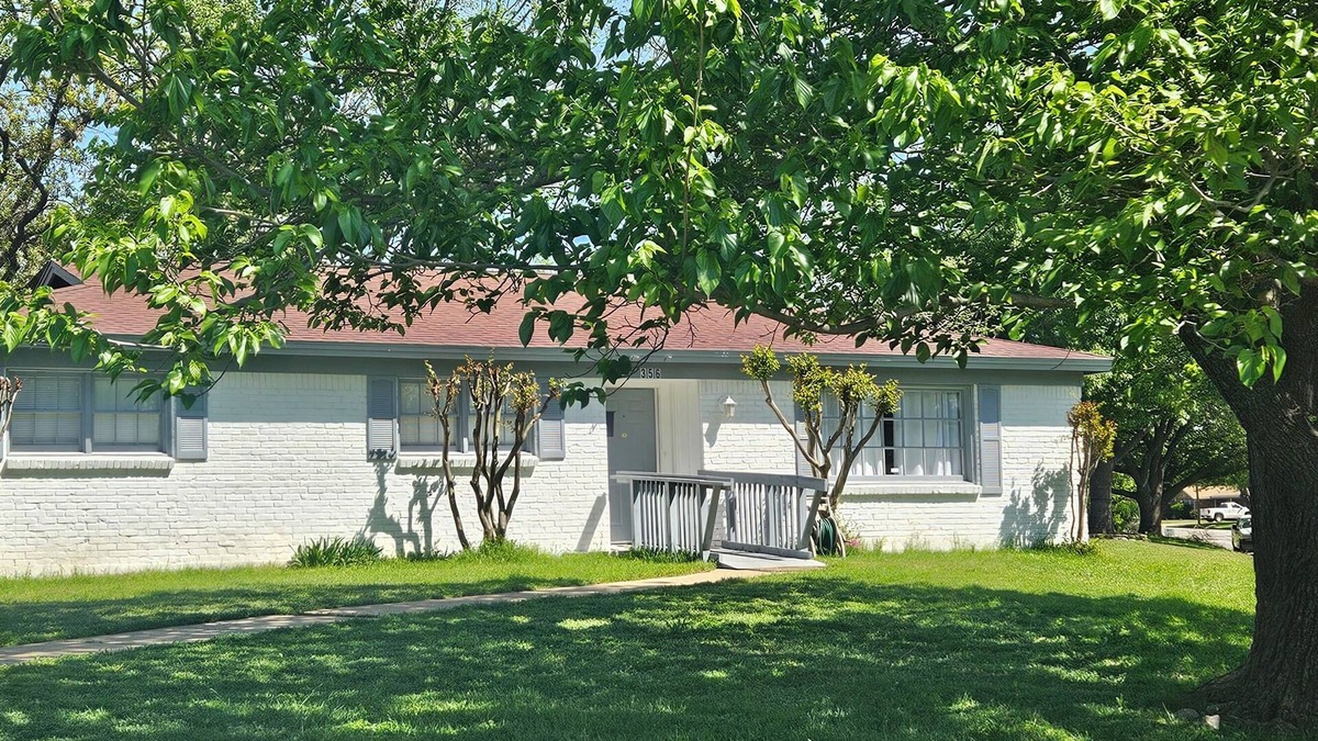 Fort Worth House | 3-bedroom house in beautiful Fort Worth with WiFi, AC