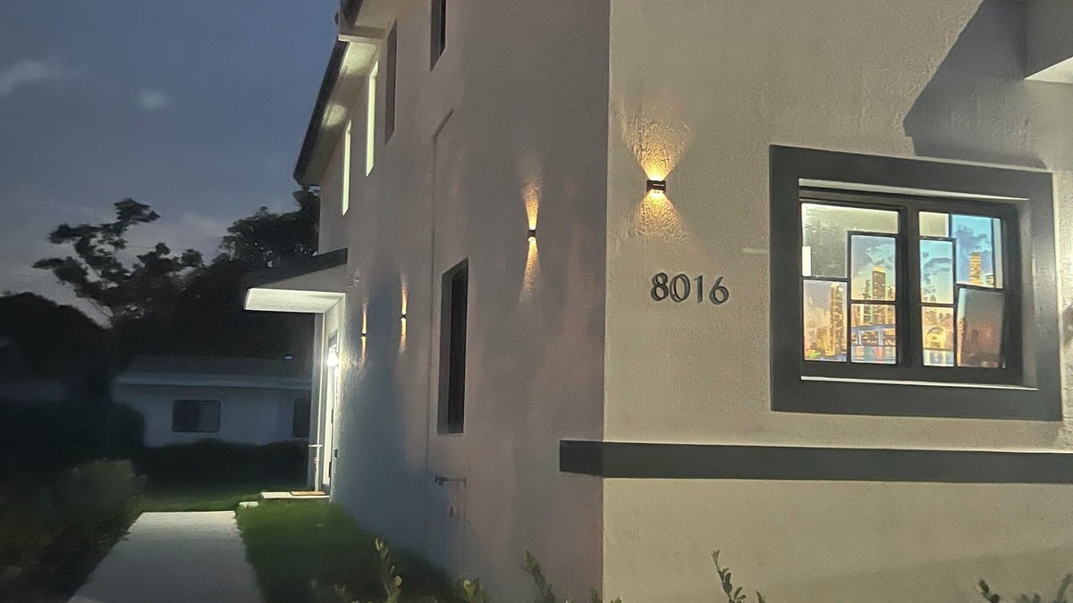 West Little River House | 3-bedroom house in beautiful Miami with WiFi, AC. Live the beach life!