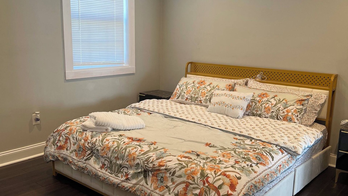 Linwood House | 3 bedroom house in brilliant Boothwyn with WiFi, AC