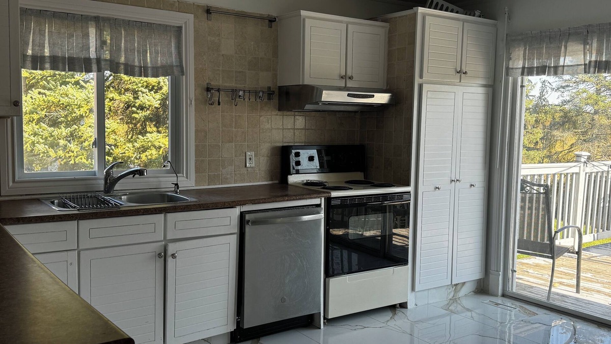 King House | 3-bedroom house in charming King City with AC, WiFi. Enjoy your stay