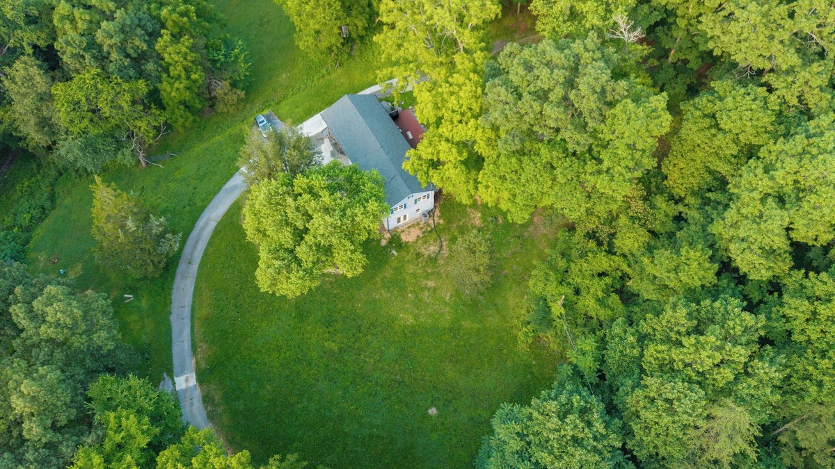 Karns House | 3-bedroom house in charming Knoxville, .4 miles from the lake. Close to UT!