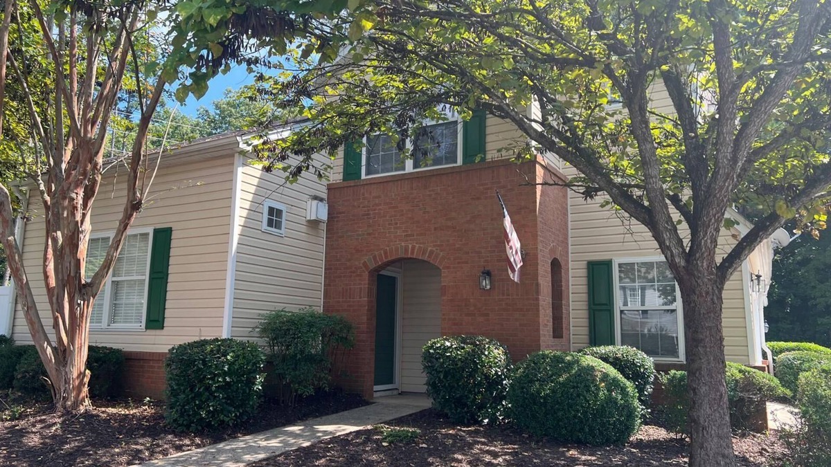 Woodstock House | 3-bedroom house in charming Woodstock GA