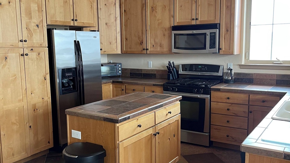 Gypsum House | 3-bedroom house in cool Gypsum with WiFi, AC. Enjoy your stay