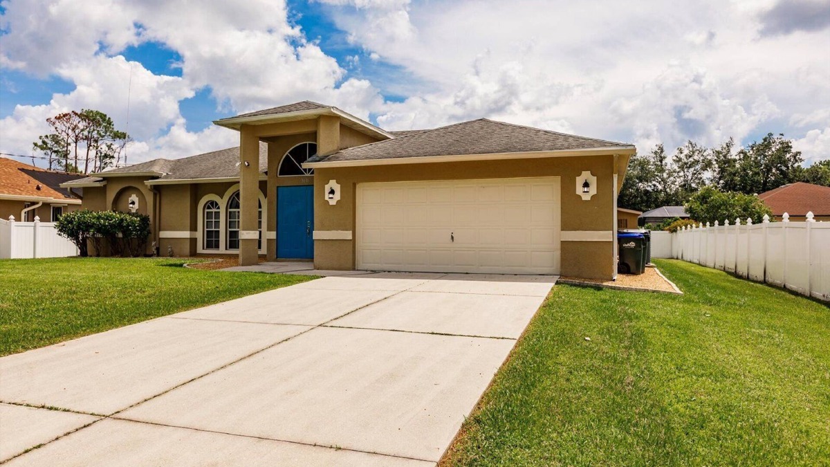 North Port House | 3-bedroom house in delightful North Port with AC, WiFi