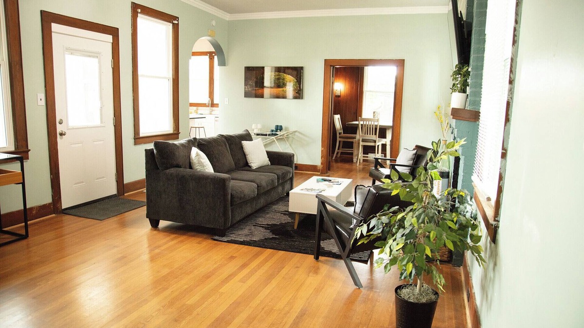 Harriman House | 3-bedroom house in delightful Harriman with AC, private courtyard w/hot tub,