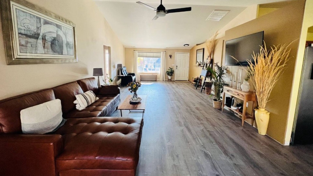 Phoenix House | 3-bedroom house in Quaint Phoenix,OR