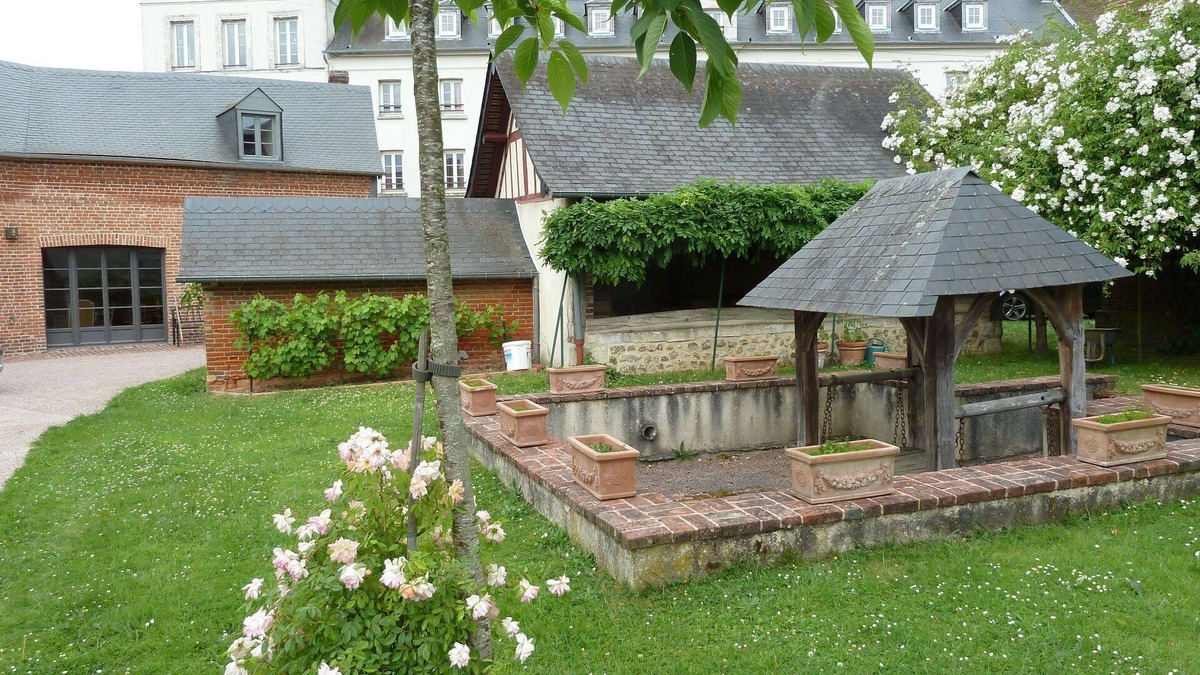 Harcourt House | 3 bedroom house in the heart of a Norman village. Cottage in Normandy.