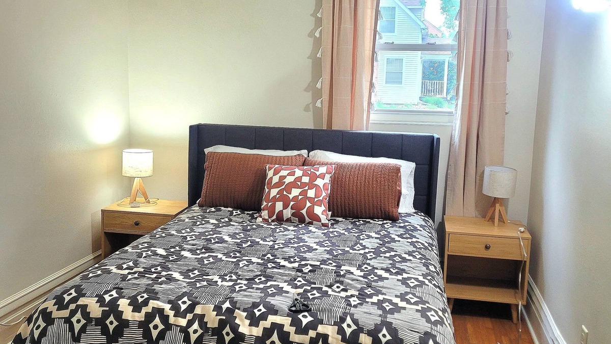 Estherville House | 3-bedroom house in marvelous Estherville with AC, WiFi. Enjoy your stay