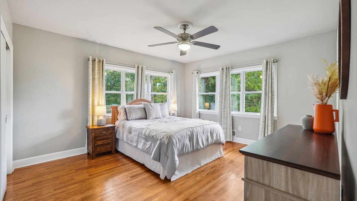 Gainesville House | 3-bedroom house in charming Gainesville with AC