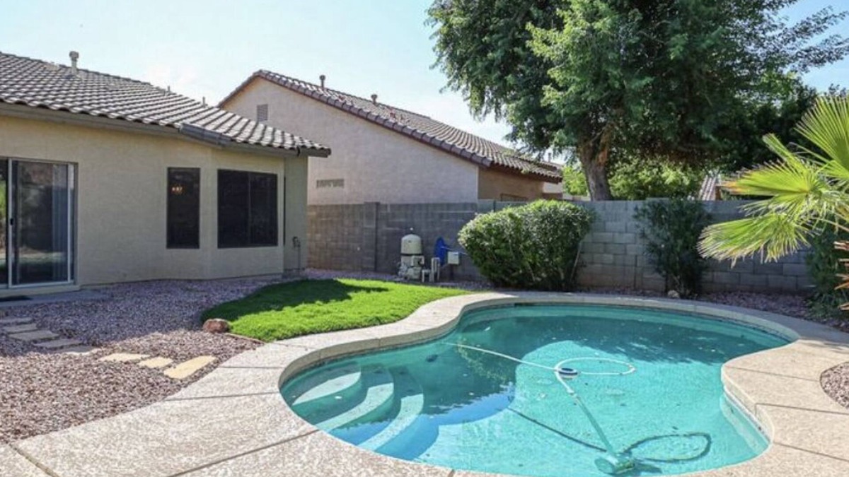 Corte Sierra House | 3-bedroom house with TVs, grill, private pool and WiFi in wonderful Avondale