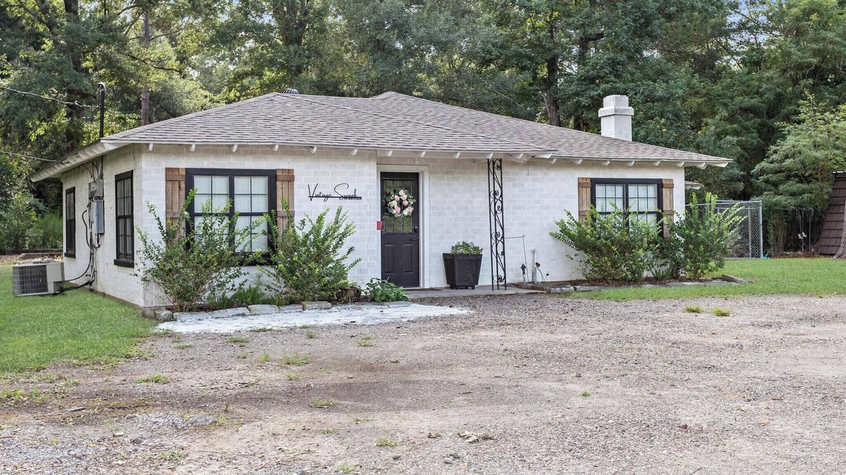 Lumberton House | 3-bedroom house with lots of parking