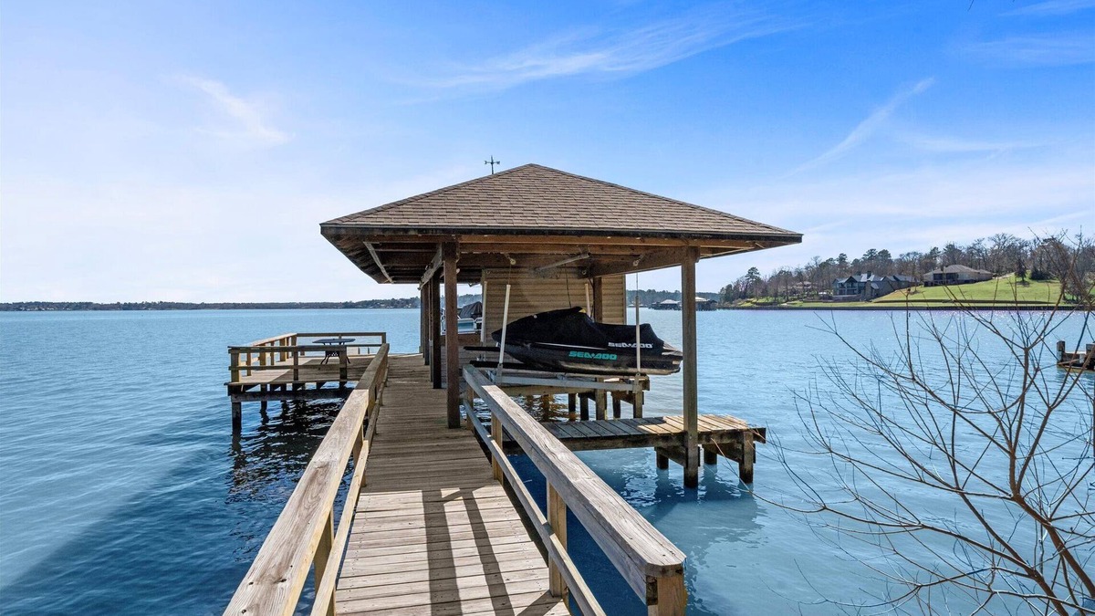 Cape Royale House | 3-bedroom lake house with scenic dock