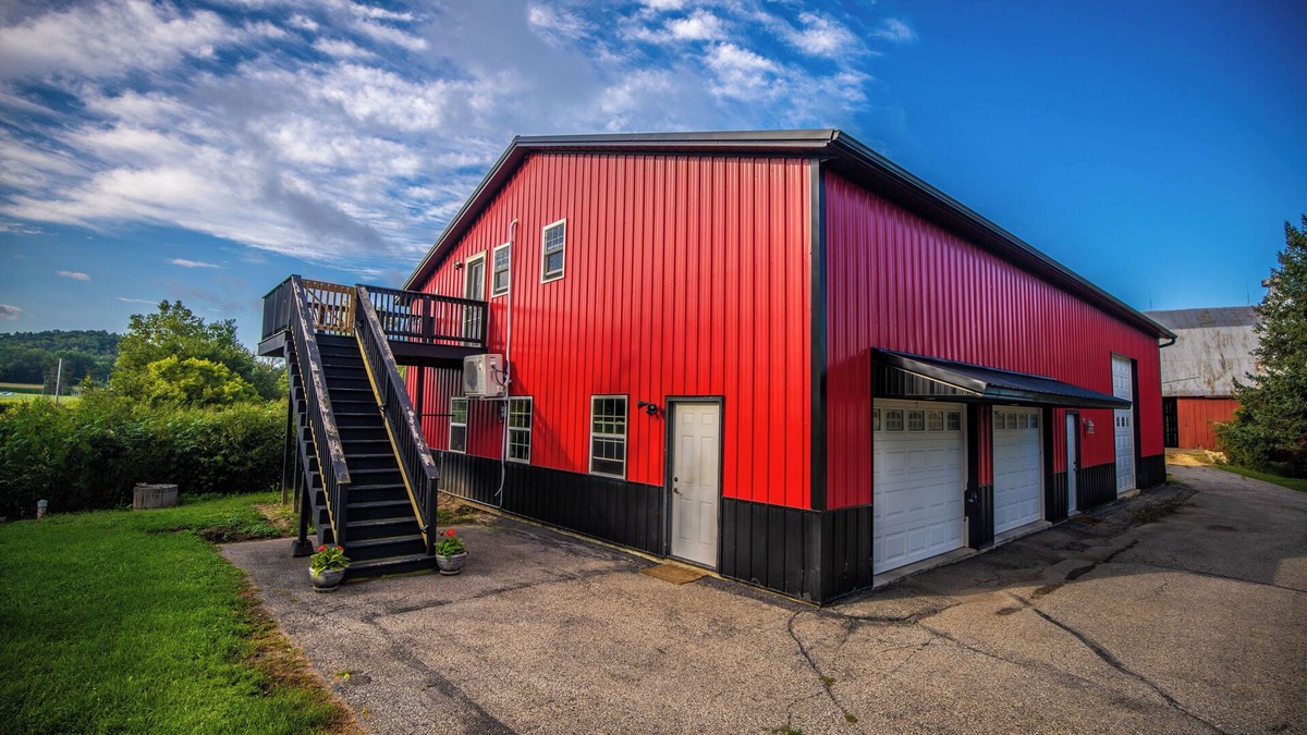 Marshland Apartment | 3-bedroom Lodge with Incredible Game Room and Bar!