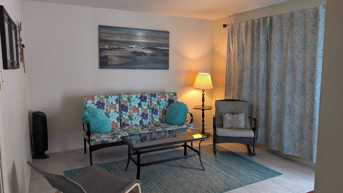 Rockdale Apartment | 3-bedroom Make yourself home while in Rockdale B