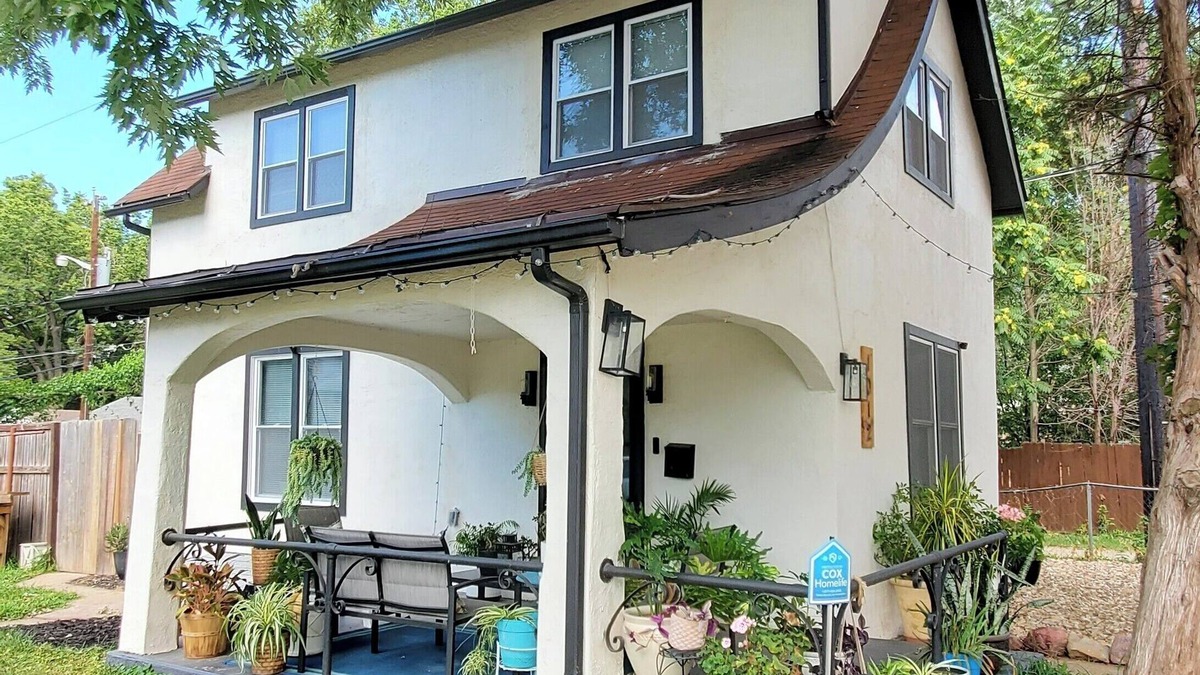 Topeka House | 3-bedroom Modern home in welcoming Topeka with WiFi, AC