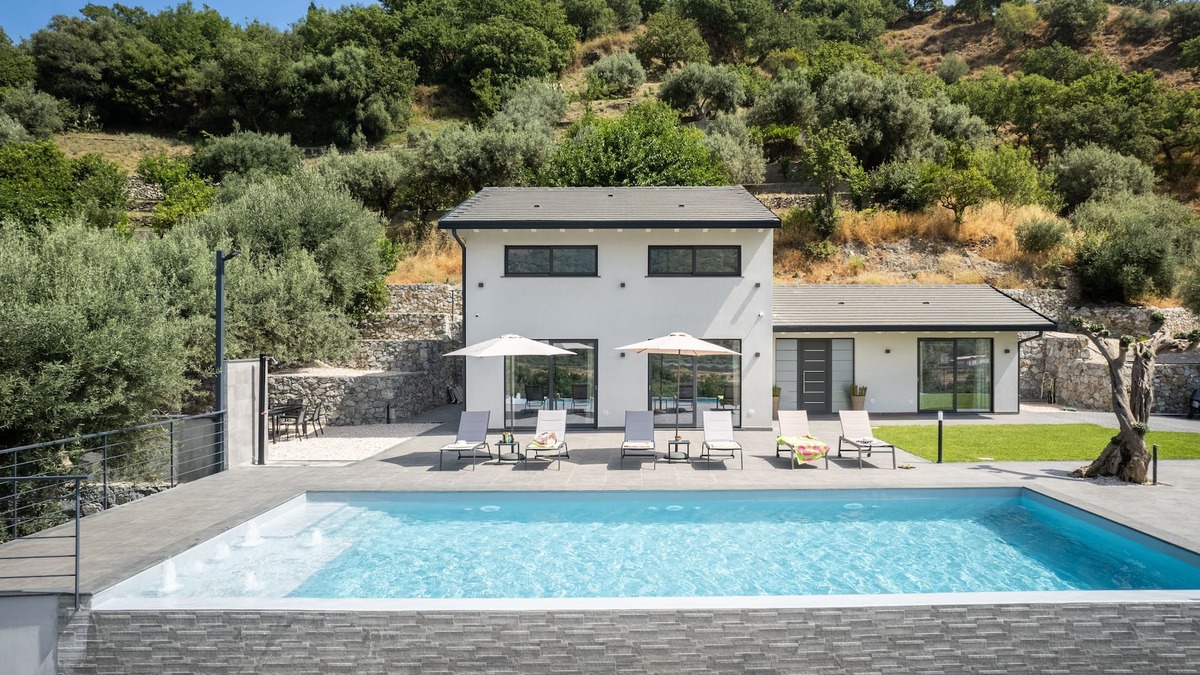 Savoca Villa | 3 Bedroom Modern Villa, Pool, Savoca, East Sicily