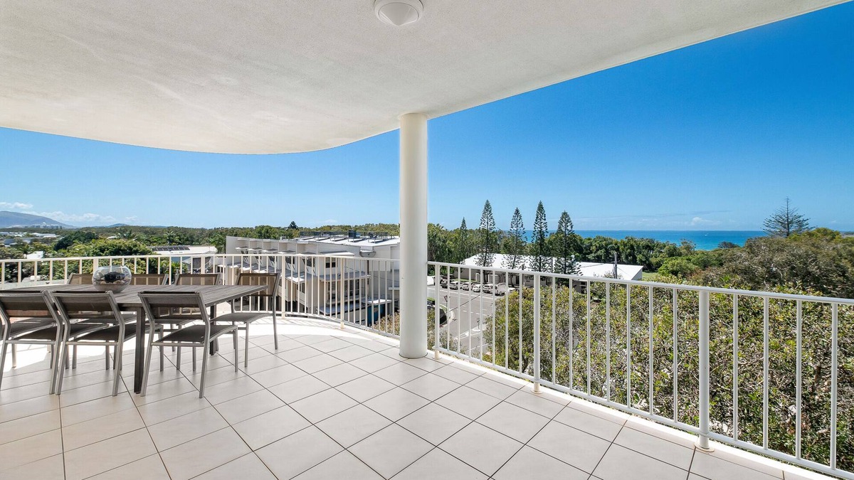 Mudjimba Apartment | 3 Bedroom Ocean View Apartment