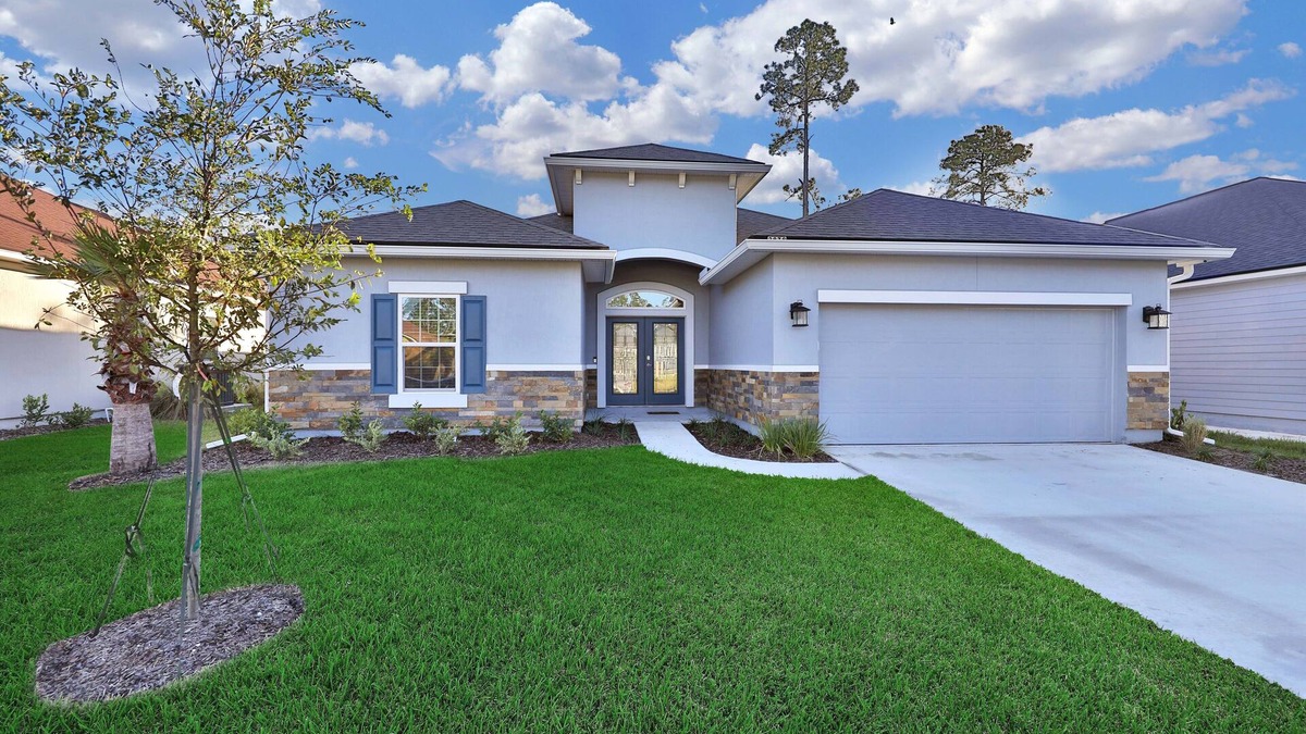 Northside House | 3 bedroom ranch near Jax airport this charming home is set up for play or work.