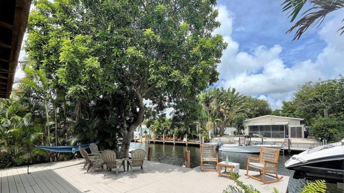 Nautilus Isle Apartment | 3 Bedroom Single family 234703 by Houzlet