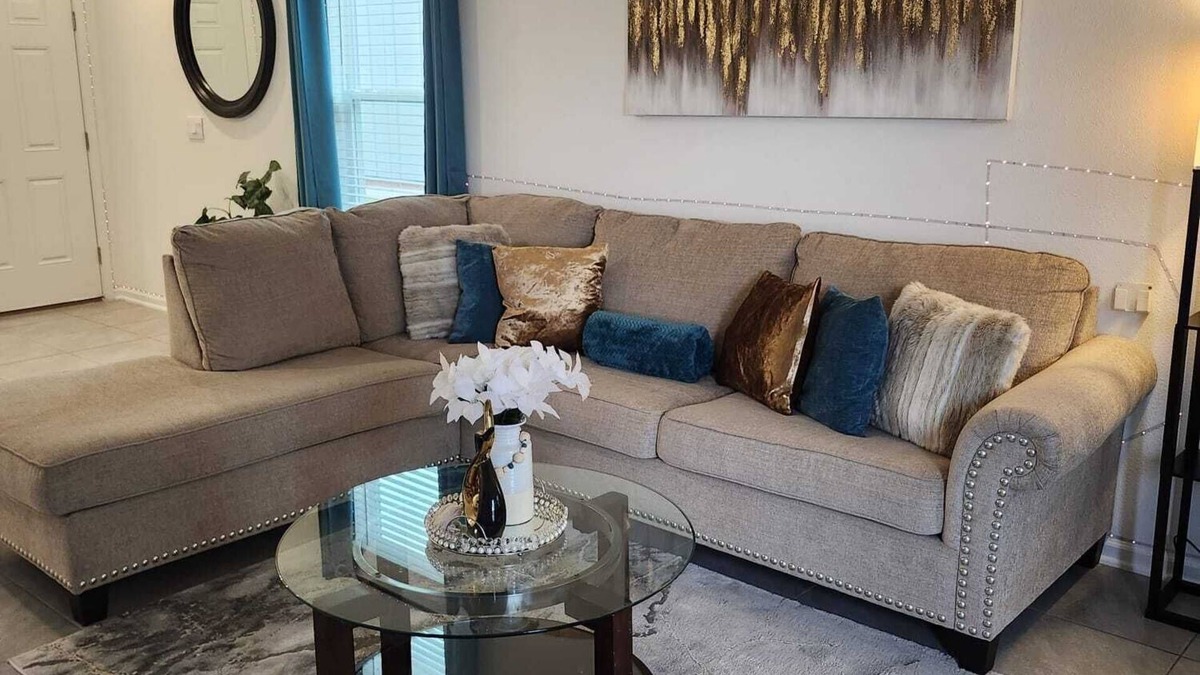 Northside House | 3-bedroom townhome in brilliant Jacksonville with WiFi, AC perfect distance.