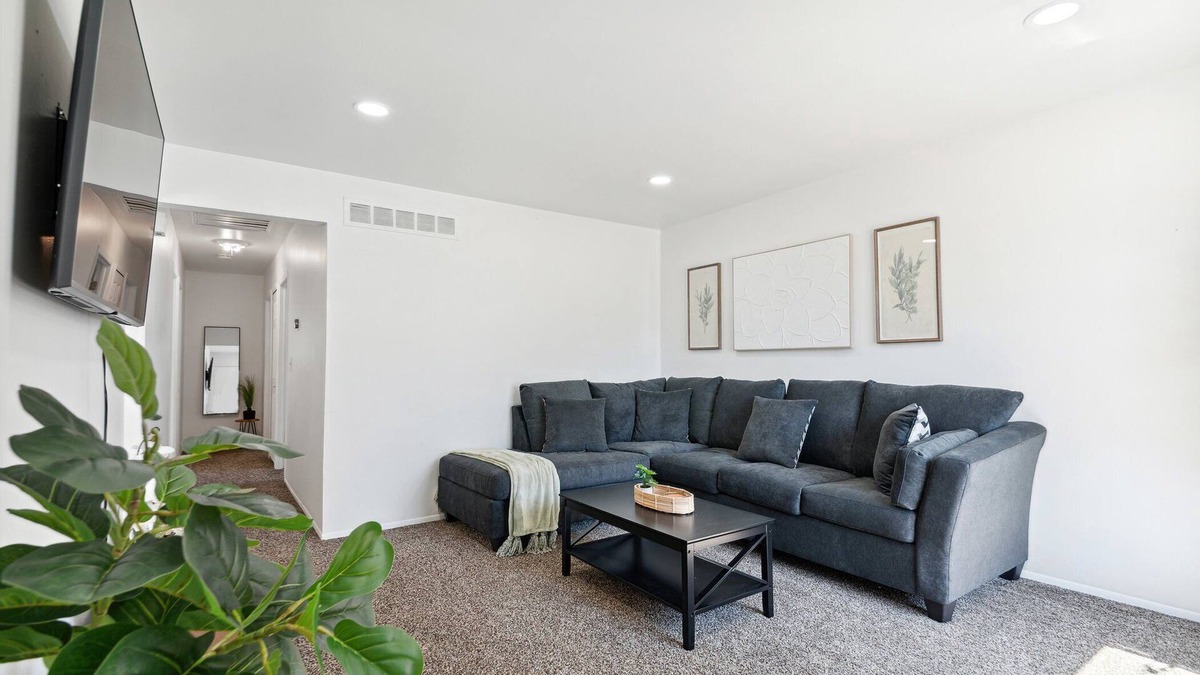 Warren House | 3 Bedroom Urban Retreat close to Downtown