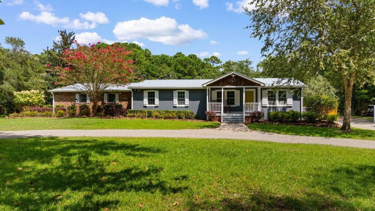 Pawleys Island House | 3 Bedroom Vacation Home with Salt Water Pool
